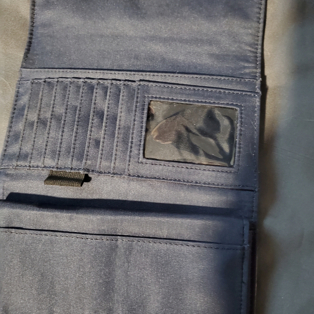 Tommy Hilfiger Blush Beige Monogram Trifold Wallet Checkbook Snap Closure - Picture 4 of 7